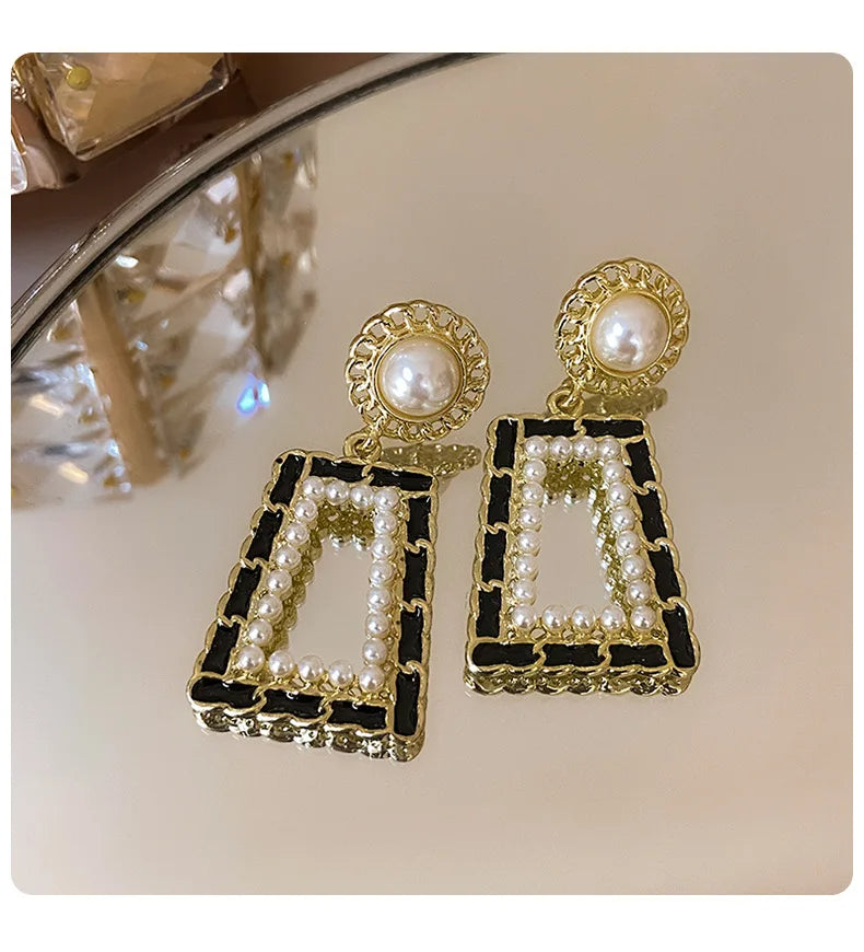 Jewelry CC Style Pearl Vintage Earrings